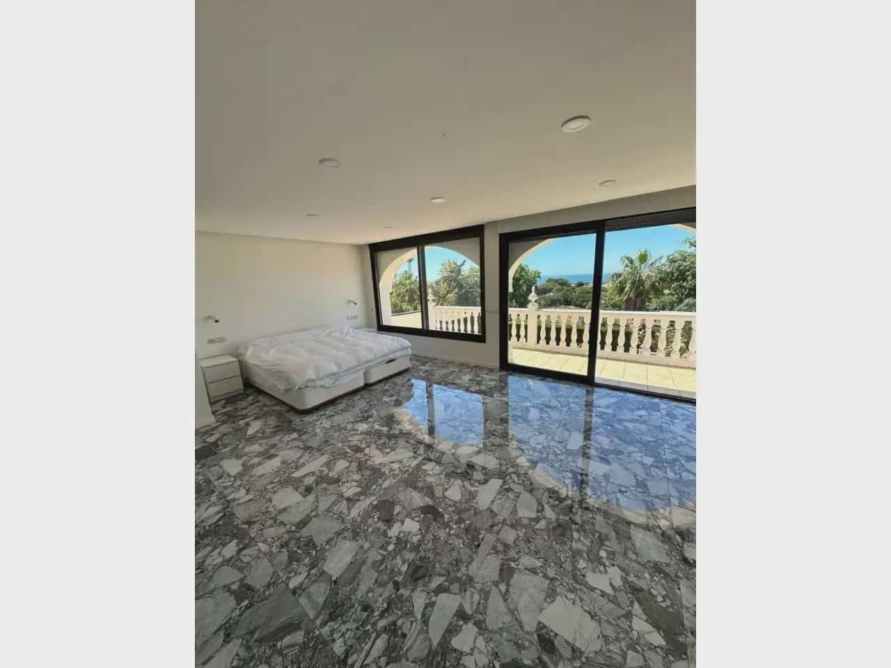 5 bedroom Villa for rent in Marbella with pool garage - € 6,000 (Ref: 10165282)
