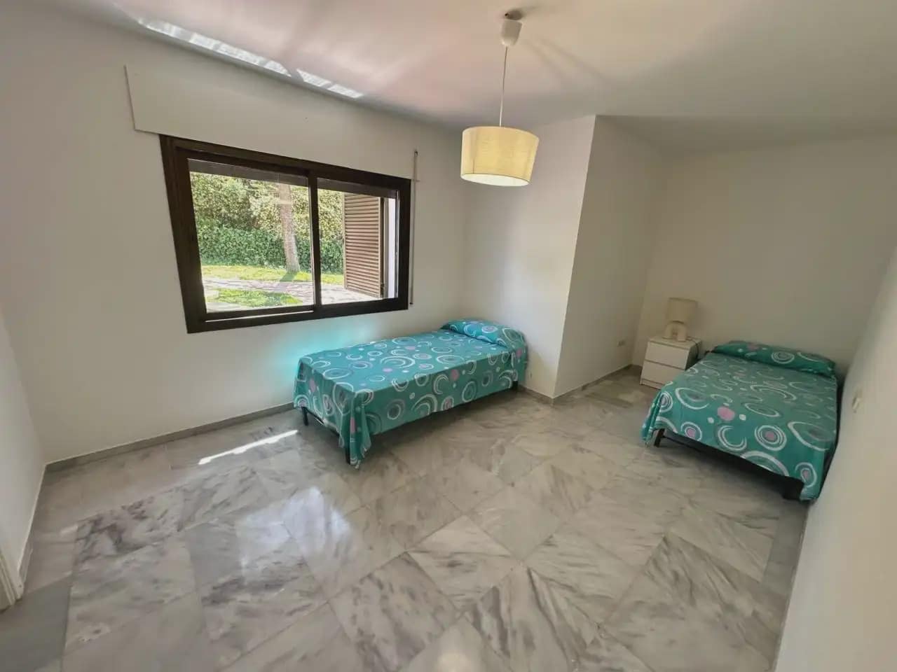 5 bedroom Villa for rent in Marbella with pool garage - € 6,000 (Ref: 10165282)