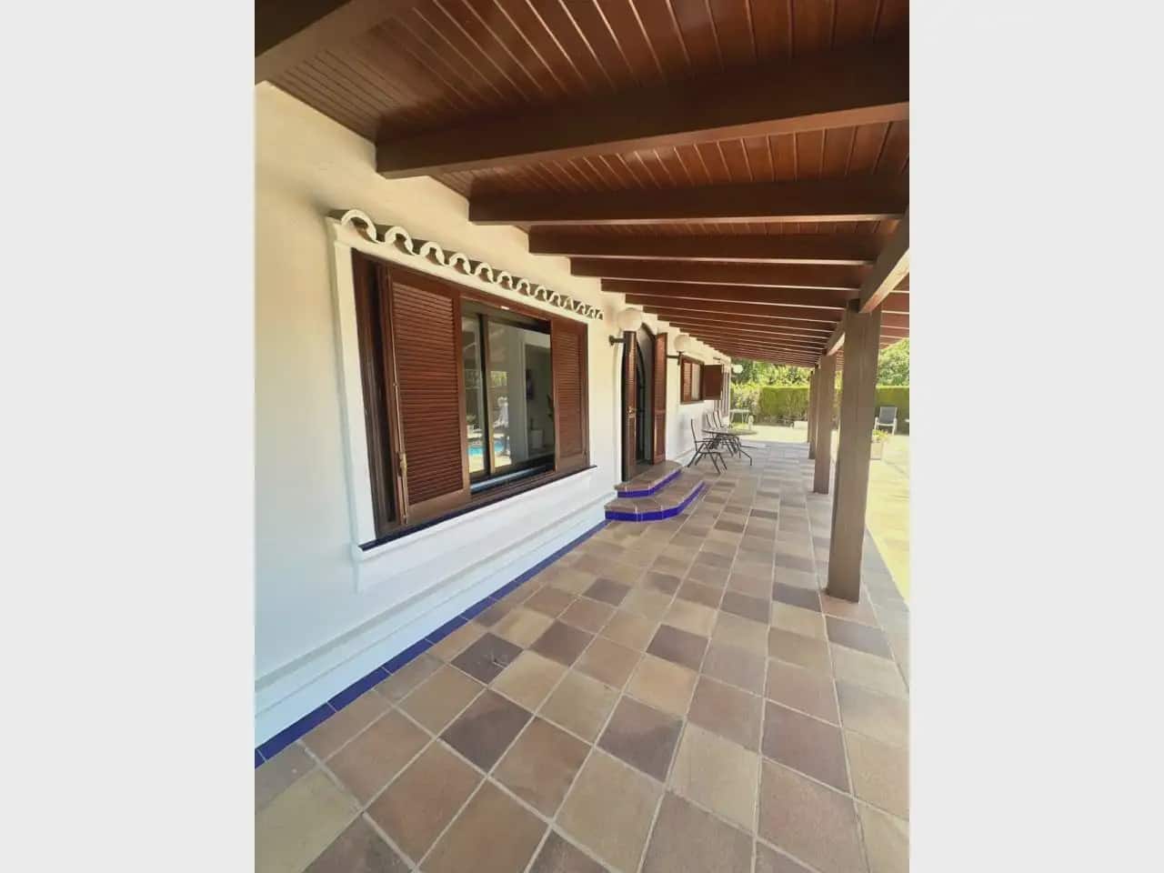 5 bedroom Villa for rent in Marbella with pool garage - € 6,000 (Ref: 10165282)