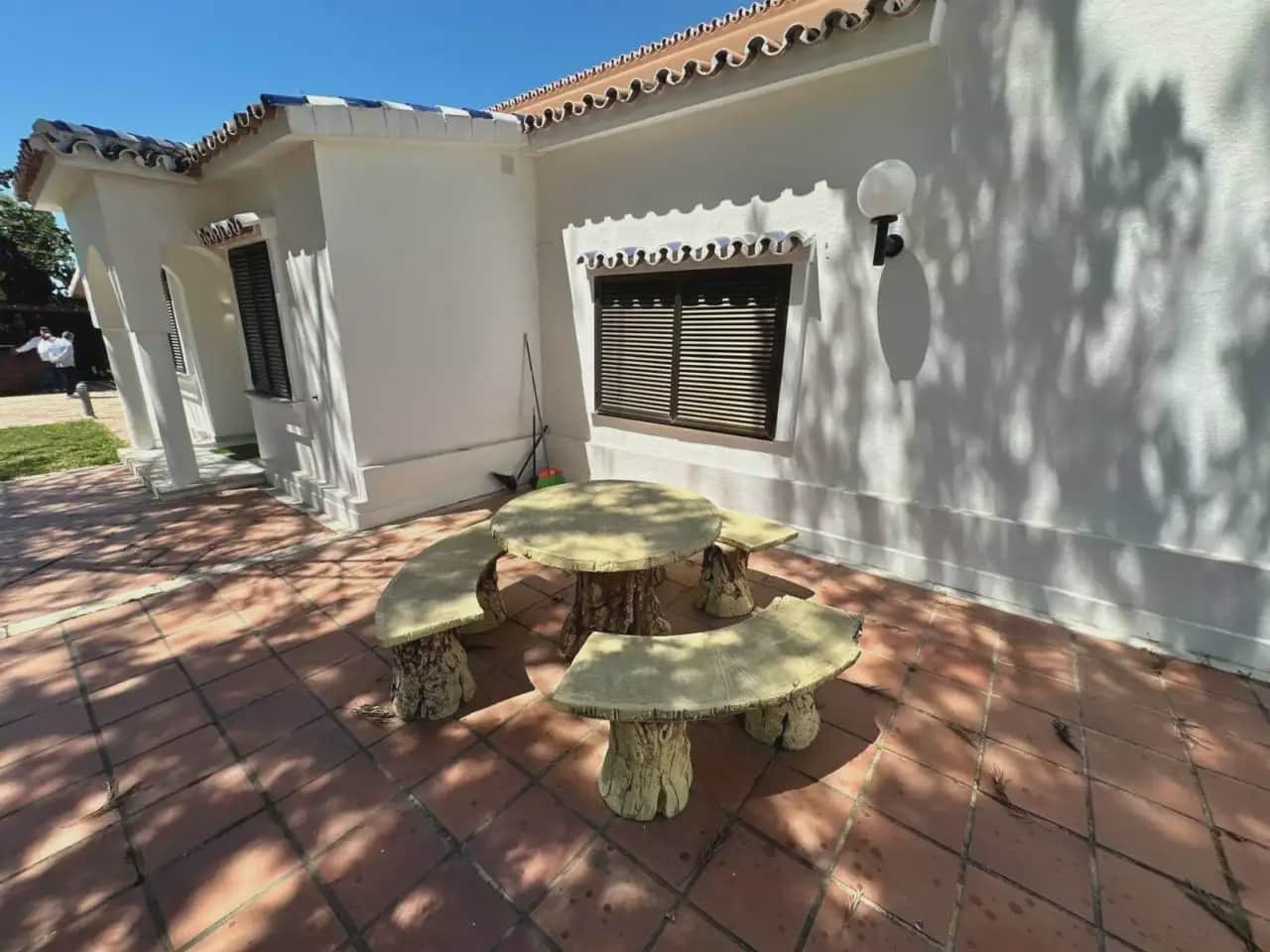 5 bedroom Villa for rent in Marbella with pool garage - € 6,000 (Ref: 10165282)