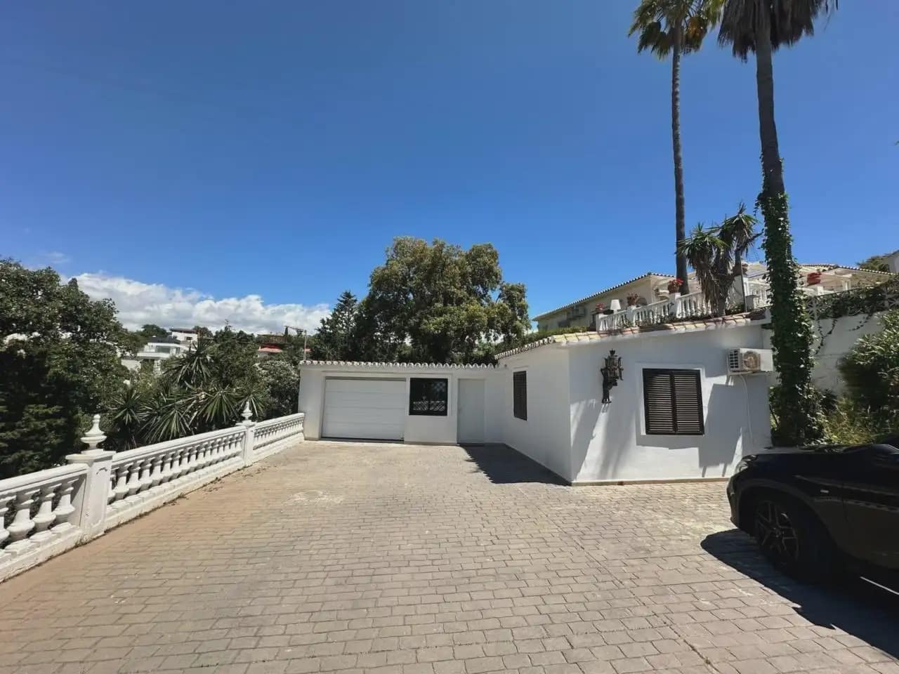 5 bedroom Villa for rent in Marbella with pool garage - € 6,000 (Ref: 10165282)