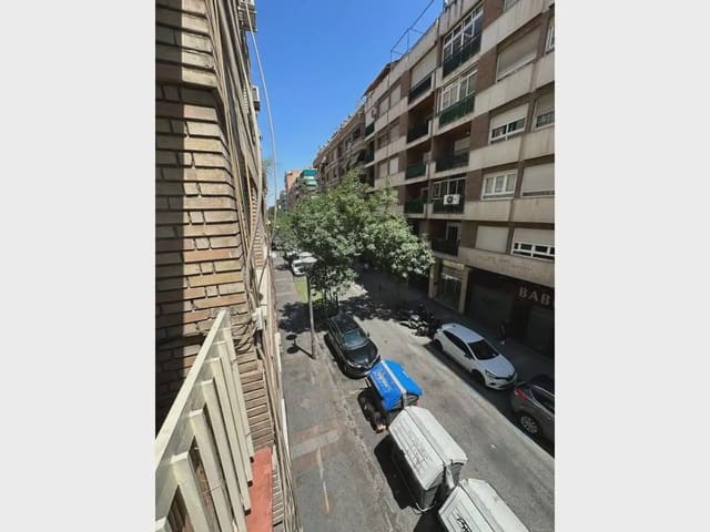 3 soverom Leilighet til leie i Camino de Ronda - Rosaleda, Granada by - € 900 (Ref: 10165283)