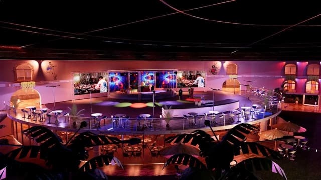 Hotel til salg i Antigua - € 20.000.000 (Ref: 10158655)