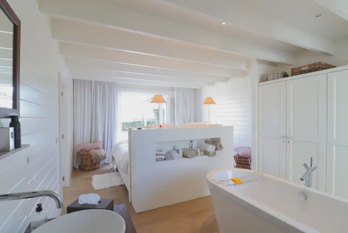 4 bedroom Villa for sale in Benahavis with pool garage - € 1,875,000 (Ref: 10170043)