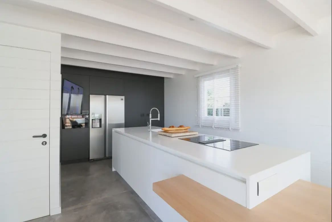 4 bedroom Villa for sale in Benahavis with pool garage - € 1,875,000 (Ref: 10170043)