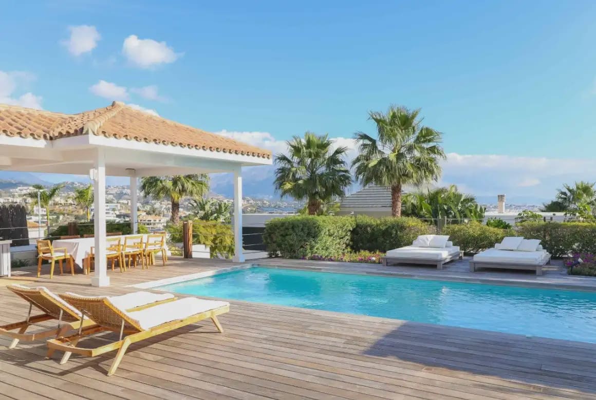 4 bedroom Villa for sale in Benahavis with pool garage - € 1,875,000 (Ref: 10170043)