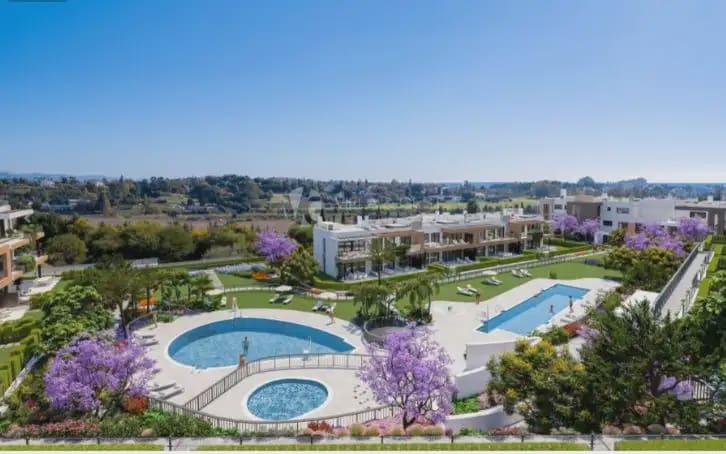 3 bedroom Flat for sale in Estepona with pool garage - € 732,000 (Ref: 10170046)