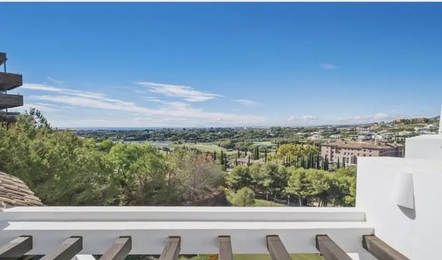 3 bedroom Penthouse for sale in Los Flamingos, Benahavís with pool garage - € 1,075,000 (Ref: 10170049)