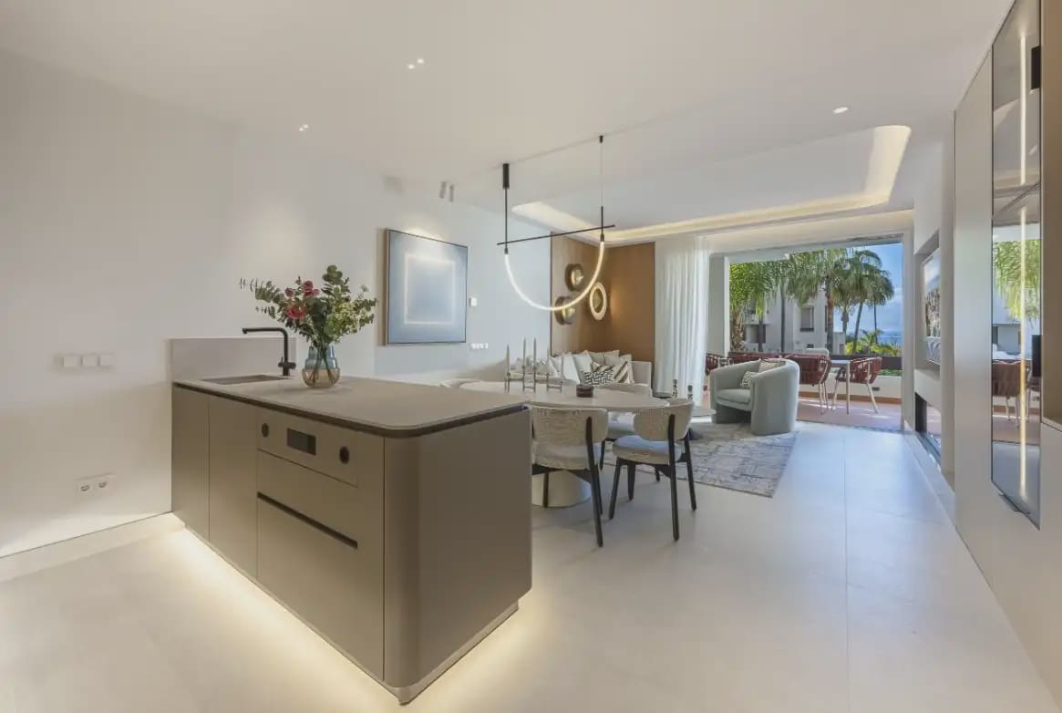 Piso de 3 habitaciones en El Velerín en venta con piscina - 1.895.000 € (Ref: 10170050)
