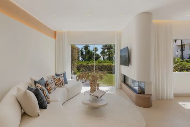 3 chambre Appartement de Plage à vendre à Costalita, Estepona avec piscine garage - 1 495 000 € (Ref: 10170052)
