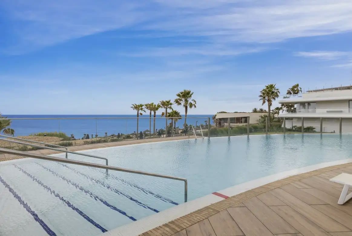 3 chambre Appartement de Plage à vendre à Estepona avec piscine garage - 1 145 000 € (Ref: 10170053)