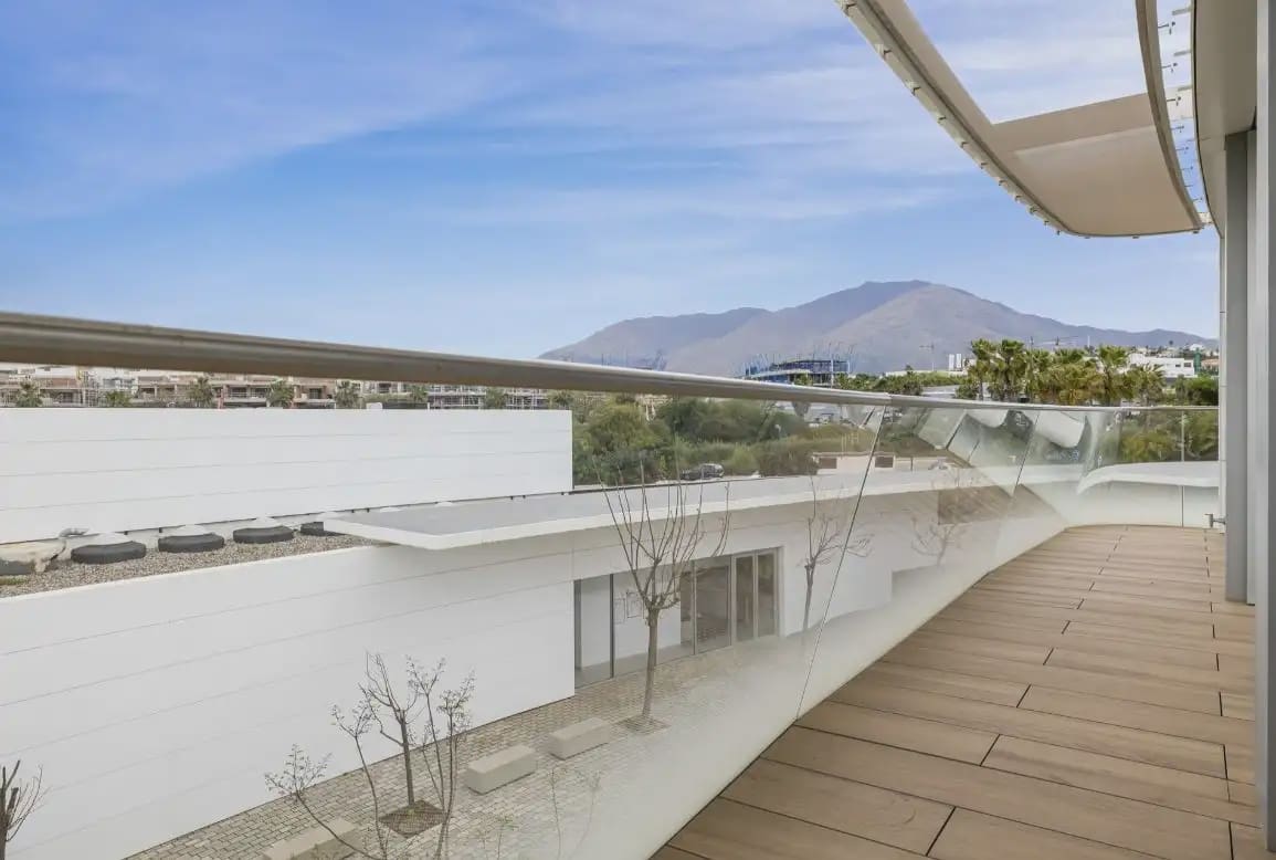 3 chambre Appartement de Plage à vendre à Estepona avec piscine garage - 1 145 000 € (Ref: 10170053)
