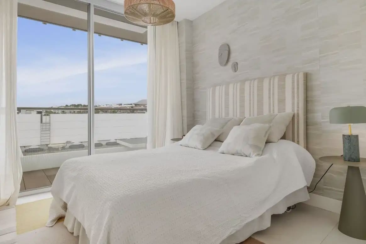 3 chambre Appartement de Plage à vendre à Estepona avec piscine garage - 1 145 000 € (Ref: 10170053)