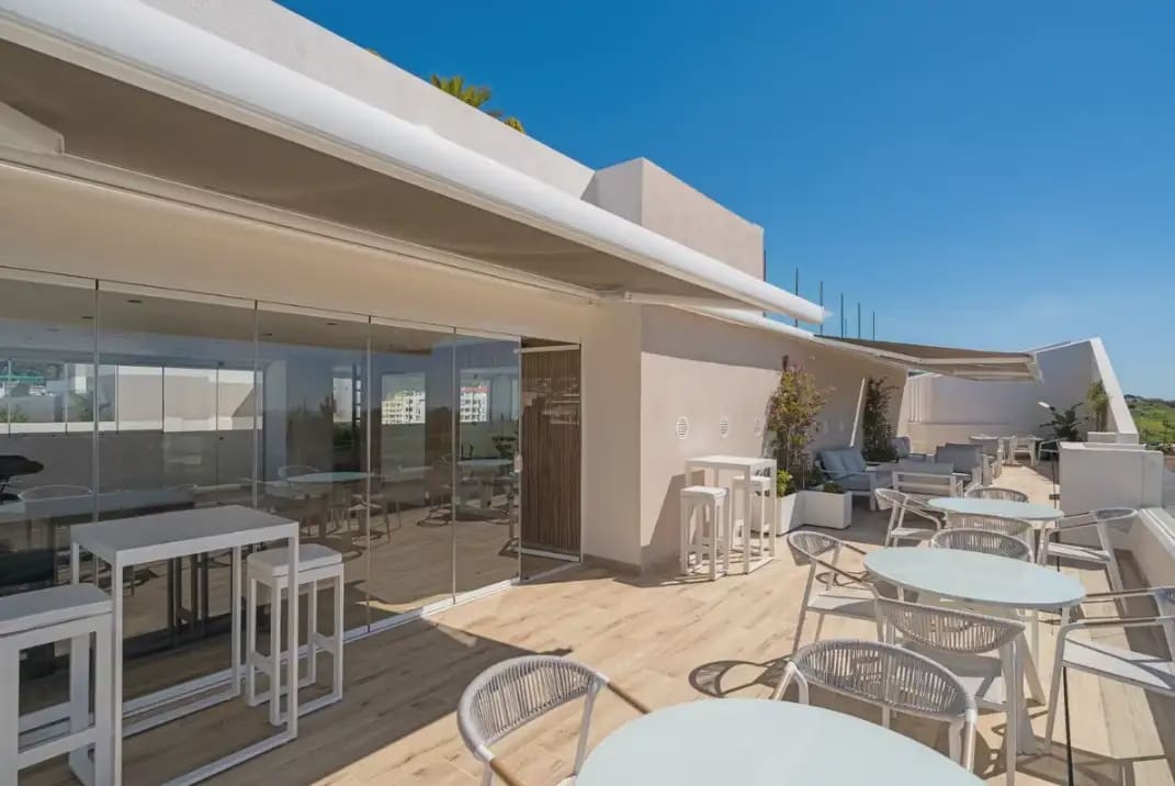 3 bedroom Flat for rent in Marbella with pool garage - € 2,700 (Ref: 10170057)