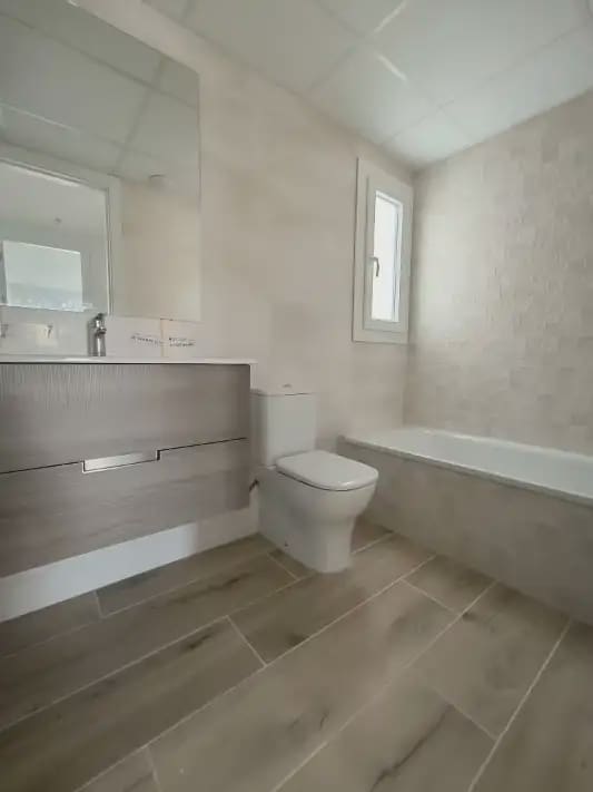 2 slaapkamer Penthouse te huur in Marbella met zwembad - € 2.600 (Ref: 10170058)