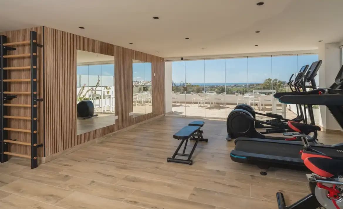 2 slaapkamer Penthouse te huur in Marbella met zwembad - € 2.600 (Ref: 10170058)