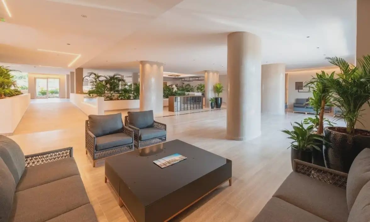 2 slaapkamer Penthouse te huur in Marbella met zwembad - € 2.600 (Ref: 10170058)