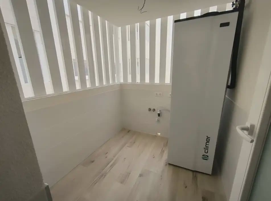 2 slaapkamer Penthouse te huur in Marbella met zwembad - € 2.600 (Ref: 10170058)
