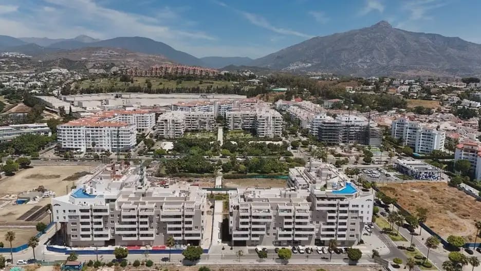 2 slaapkamer Penthouse te huur in Marbella met zwembad - € 2.600 (Ref: 10170058)