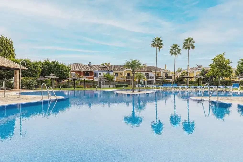 4 soverom Rekkehus til salgs i Marbella med svømmebasseng garasje - € 720 000 (Ref: 10170059)