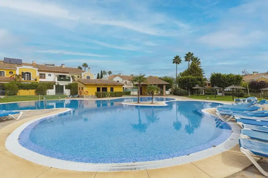 4 soverom Rekkehus til salgs i Marbella med svømmebasseng garasje - € 720 000 (Ref: 10170059)