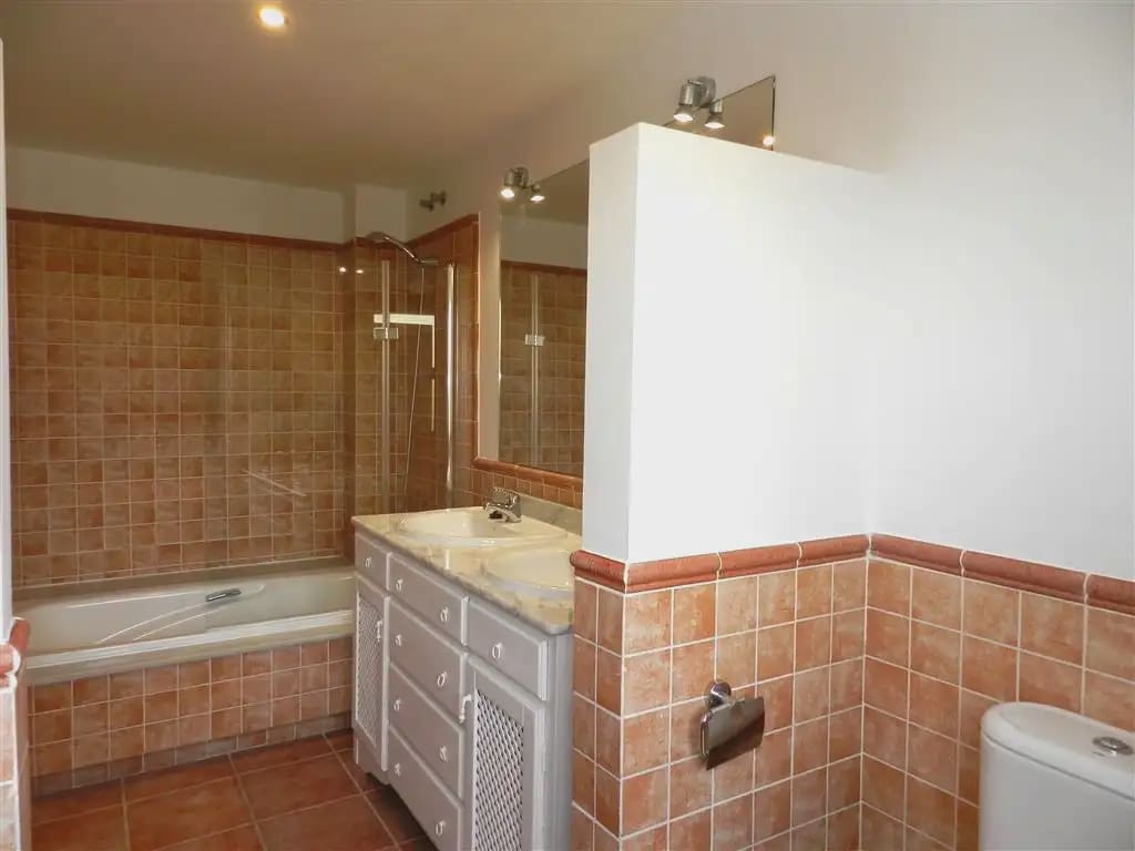 4 soverom Rekkehus til salgs i Marbella med svømmebasseng garasje - € 720 000 (Ref: 10170059)