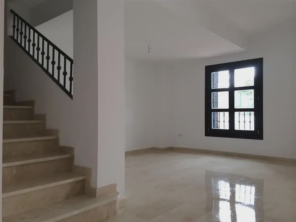 4 soverom Rekkehus til salgs i Marbella med svømmebasseng garasje - € 720 000 (Ref: 10170059)