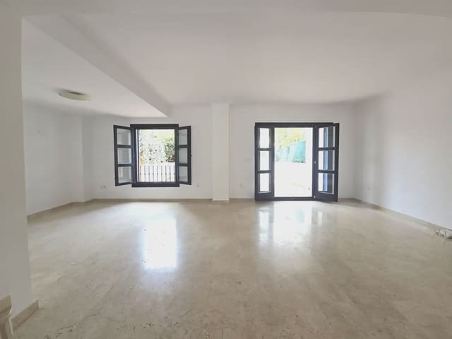 4 soverom Rekkehus til salgs i Guadalmina Alta, Marbella med svømmebasseng garasje - € 720 000 (Ref: 10170059)