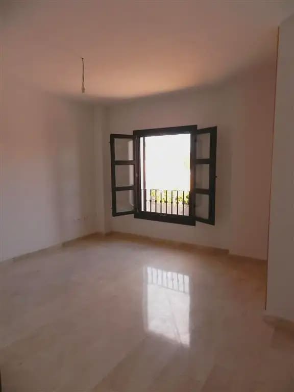 4 soverom Rekkehus til salgs i Marbella med svømmebasseng garasje - € 720 000 (Ref: 10170059)