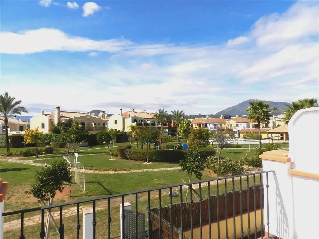 4 soverom Rekkehus til salgs i Marbella med svømmebasseng garasje - € 720 000 (Ref: 10170059)