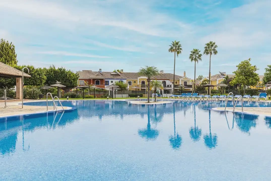 4 soverom Rekkehus til salgs i Marbella med svømmebasseng garasje - € 720 000 (Ref: 10170059)