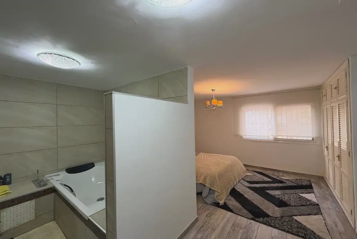 3 soveværelse Rækkehus til salg i Estepona med swimmingpool garage - € 698.000 (Ref: 10170060)