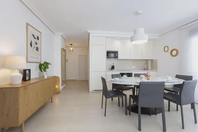 Apartamento de 3 habitaciones en Nueva Andalucia, Marbella en venta con piscina garaje - 685.000 € (Ref: 10170061)