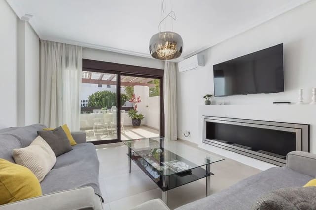 Apartamento de 3 habitaciones en Nueva Andalucia, Marbella en venta con piscina garaje - 685.000 € (Ref: 10170061)