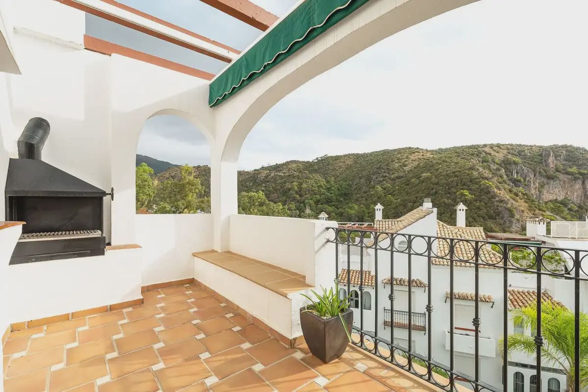 4 soverom Penthouse til salgs i Benahavis med svømmebasseng garasje - € 589 000 (Ref: 10170062)