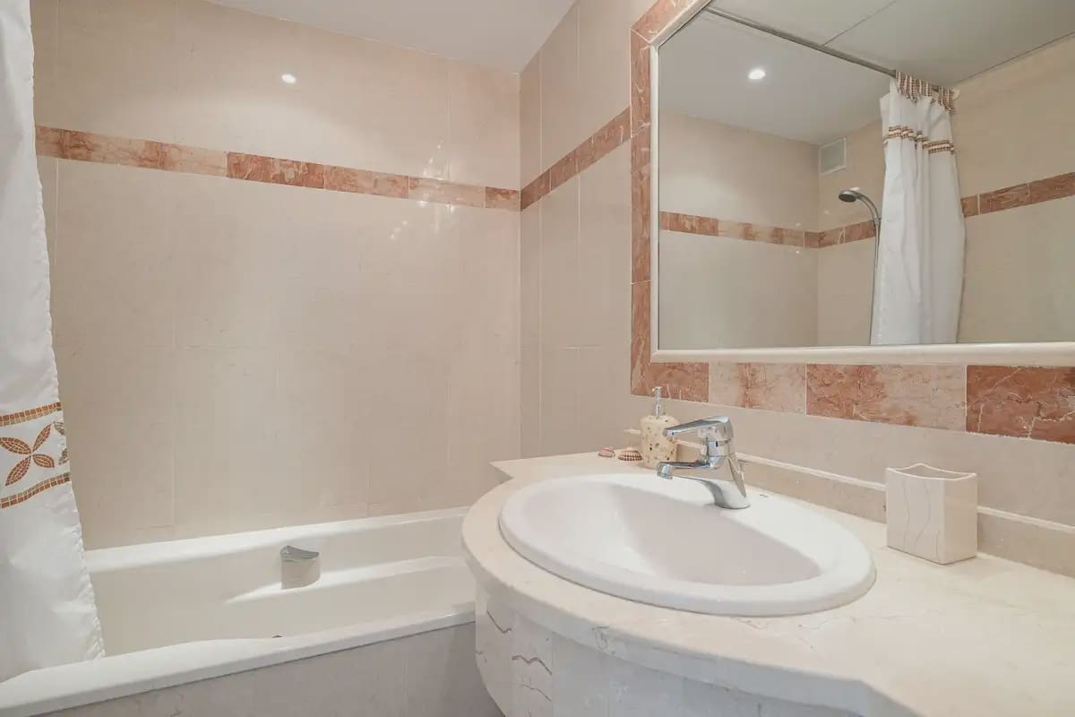 4 soverom Penthouse til salgs i Benahavis med svømmebasseng garasje - € 589 000 (Ref: 10170062)