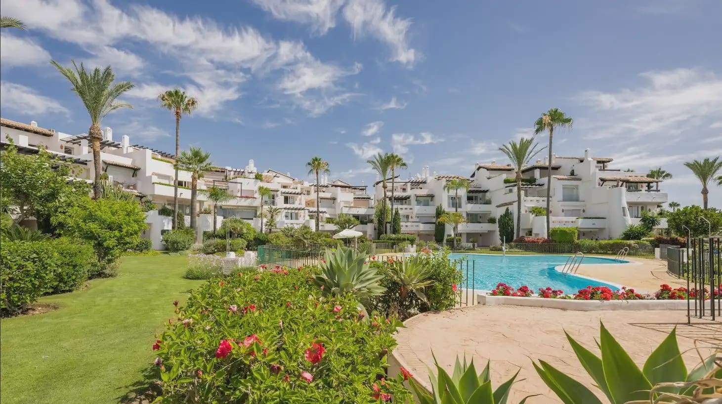 3 chambre Appartement de Plage à vendre à Costalita avec piscine garage - 1 695 000 € (Ref: 10170064)