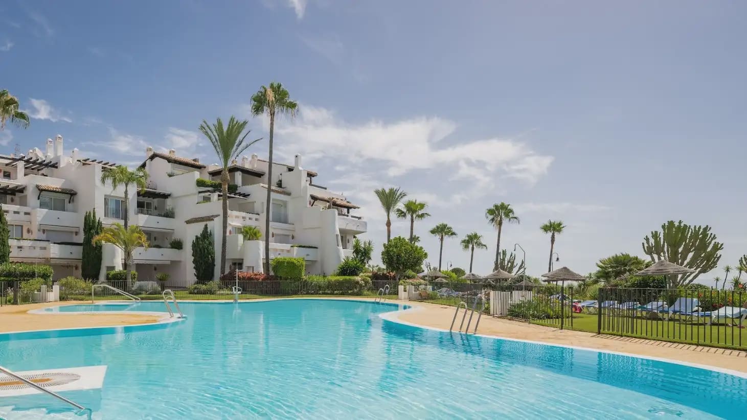 3 chambre Appartement de Plage à vendre à Costalita avec piscine garage - 1 695 000 € (Ref: 10170064)
