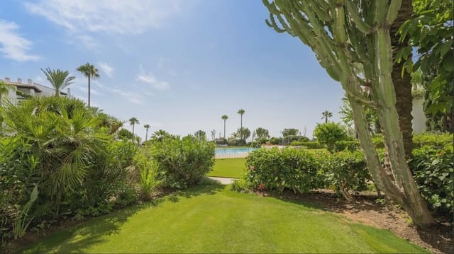 3 chambre Appartement de Plage à vendre à Costalita, Estepona avec piscine garage - 1 695 000 € (Ref: 10170064)