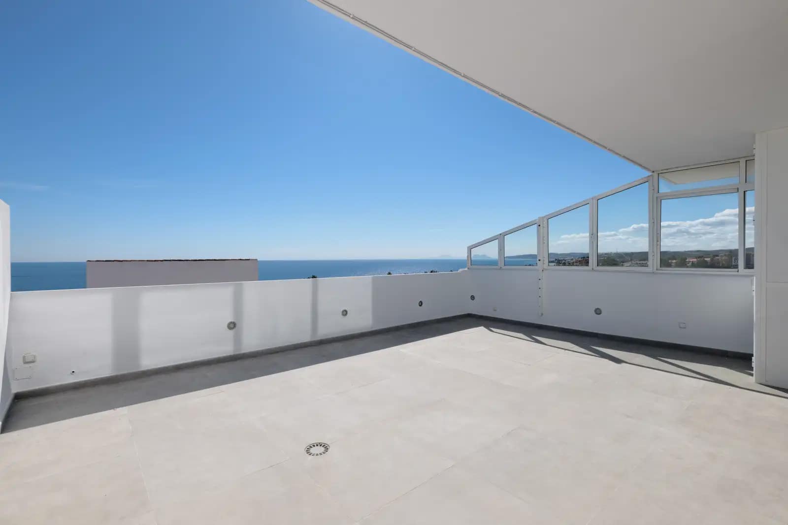 3 Zimmer Penthouse zu verkaufen in Estepona mit Pool Garage - 739.000 € (Ref: 10170065)
