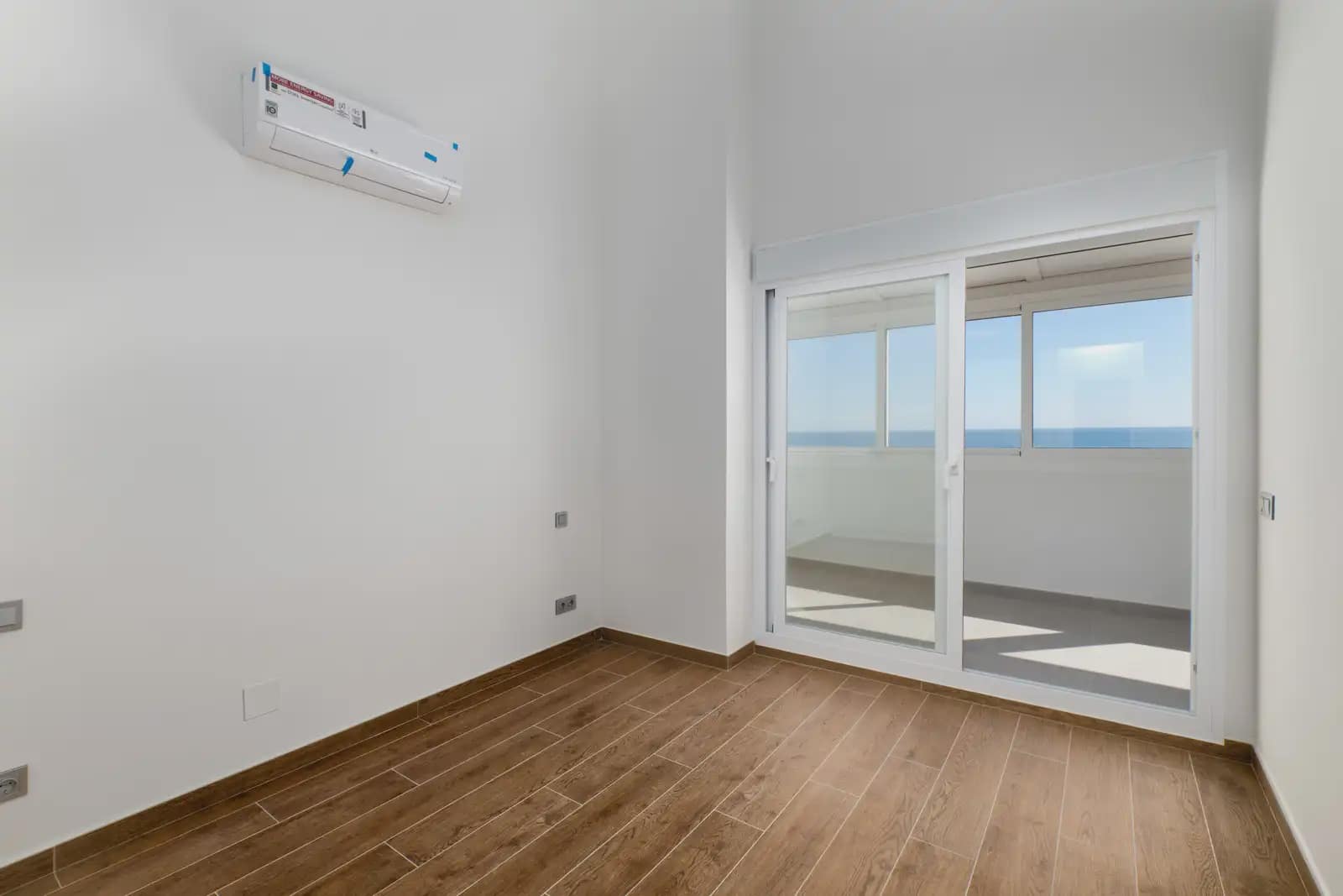 3 Zimmer Penthouse zu verkaufen in Estepona mit Pool Garage - 739.000 € (Ref: 10170065)