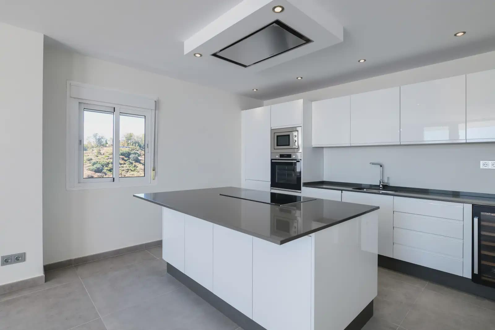 3 Zimmer Penthouse zu verkaufen in Estepona mit Pool Garage - 739.000 € (Ref: 10170065)