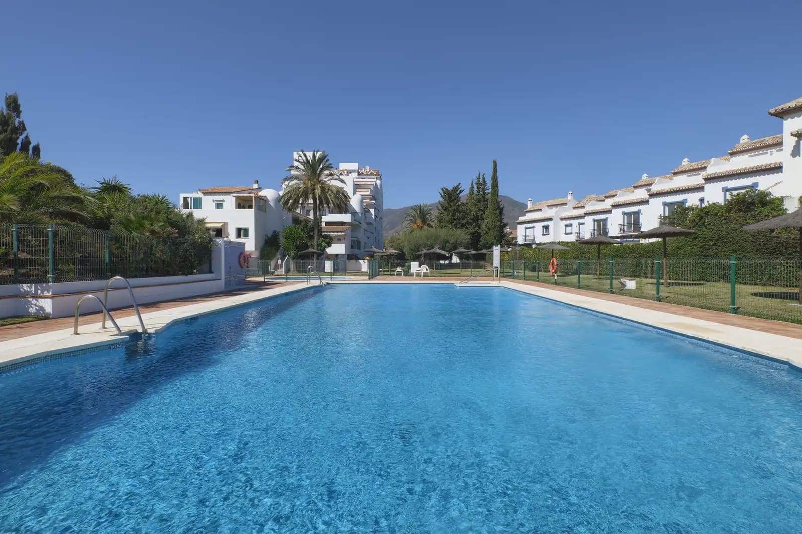 3 Zimmer Penthouse zu verkaufen in Estepona mit Pool Garage - 739.000 € (Ref: 10170065)