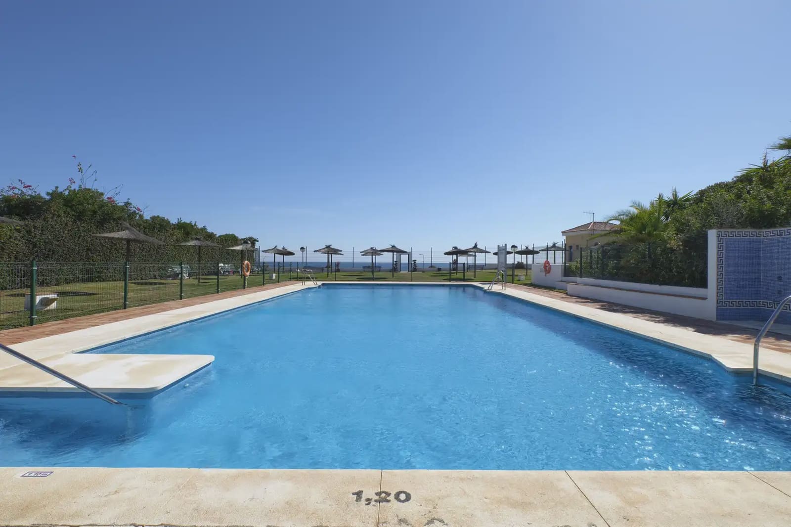 3 Zimmer Penthouse zu verkaufen in Estepona mit Pool Garage - 739.000 € (Ref: 10170065)