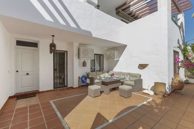 2 slaapkamer Appartement te koop in Nueva Andalucía Centro, Marbella met zwembad garage - € 520.000 (Ref: 10170069)