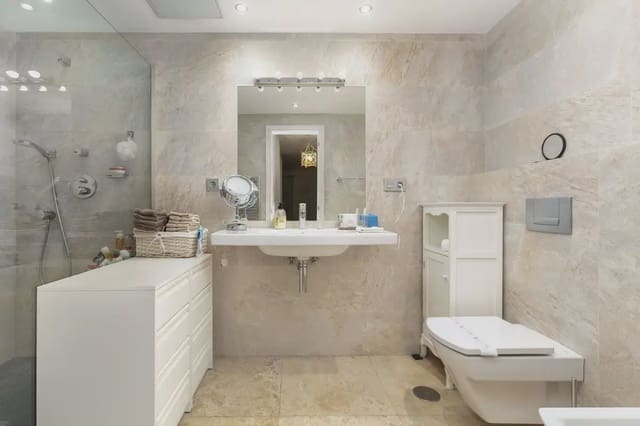 2 slaapkamer Appartement te koop in Nueva Andalucía Centro, Marbella met zwembad garage - € 520.000 (Ref: 10170069)