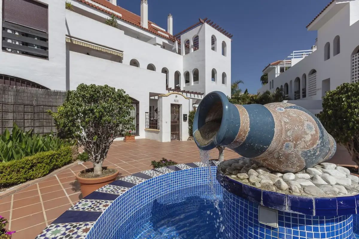 2 slaapkamer Appartement te koop in Marbella met zwembad garage - € 520.000 (Ref: 10170069)