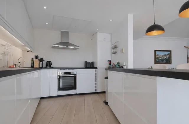 3 chambre Villa/Maison Mitoyenne à vendre à La Quinta, Benahavís avec piscine garage - 725 000 € (Ref: 10170070)