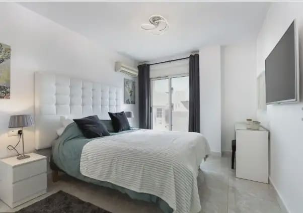 Piso de 3 habitaciones en Nueva Andalucía Centro, Marbella en venta con piscina garaje - 695.000 € (Ref: 10170072)