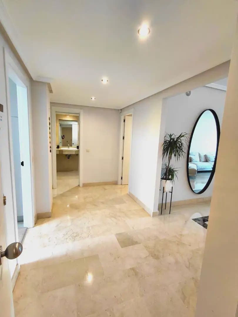 2 bedroom Flat for sale in Marbella with pool garage - € 498,000 (Ref: 10170080)